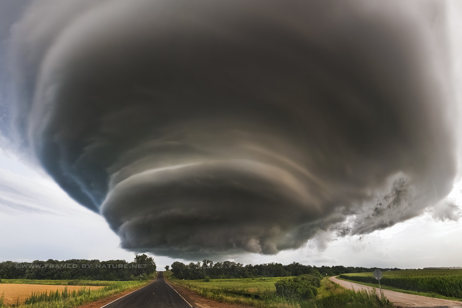 Storm meaning. Storm Chasing. Storm Chaser. Storm Chasing группы. Storm upon us.